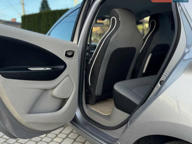 Коричневий Рено Зое, об'ємом двигуна 0 л та пробігом 133 тис. км за 6000 $, фото 35 на Automoto.ua