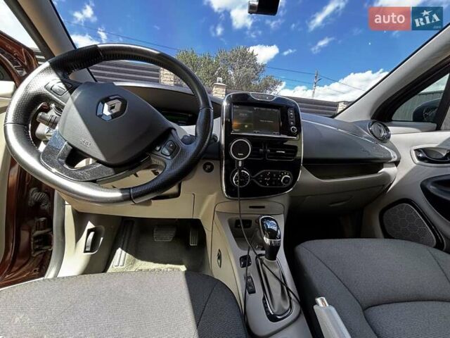 Коричневый Рено Зое, объемом двигателя 0 л и пробегом 108 тыс. км за 7900 $, фото 10 на Automoto.ua