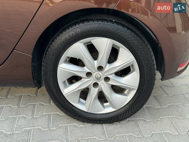 Коричневый Рено Зое, объемом двигателя 0 л и пробегом 120 тыс. км за 6950 $, фото 14 на Automoto.ua