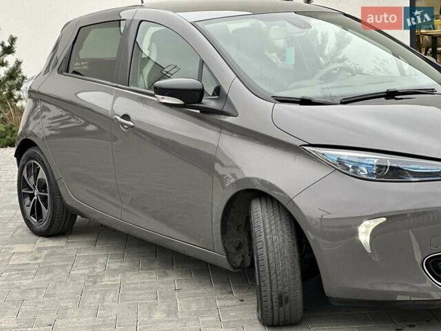 Коричневый Рено Зое, объемом двигателя 0 л и пробегом 35 тыс. км за 11600 $, фото 15 на Automoto.ua