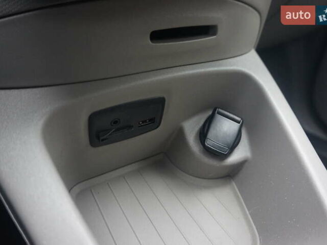 Коричневий Рено Зое, об'ємом двигуна 0 л та пробігом 220 тис. км за 9000 $, фото 33 на Automoto.ua