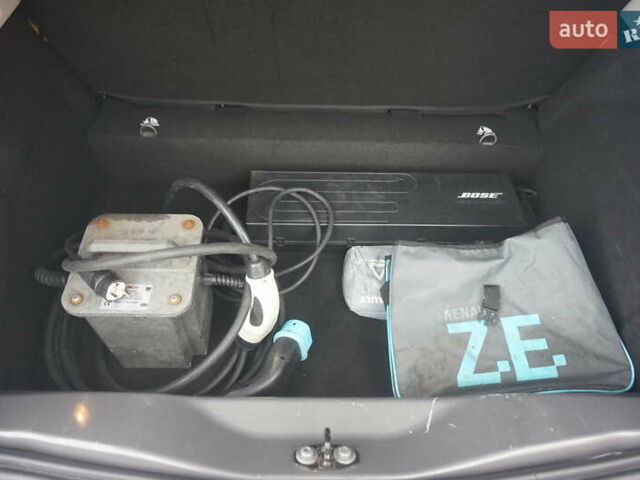 Коричневий Рено Зое, об'ємом двигуна 0 л та пробігом 220 тис. км за 9000 $, фото 47 на Automoto.ua