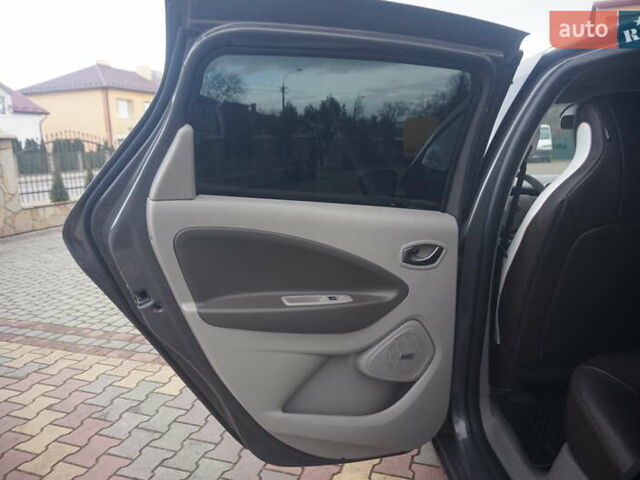 Коричневий Рено Зое, об'ємом двигуна 0 л та пробігом 220 тис. км за 9000 $, фото 42 на Automoto.ua