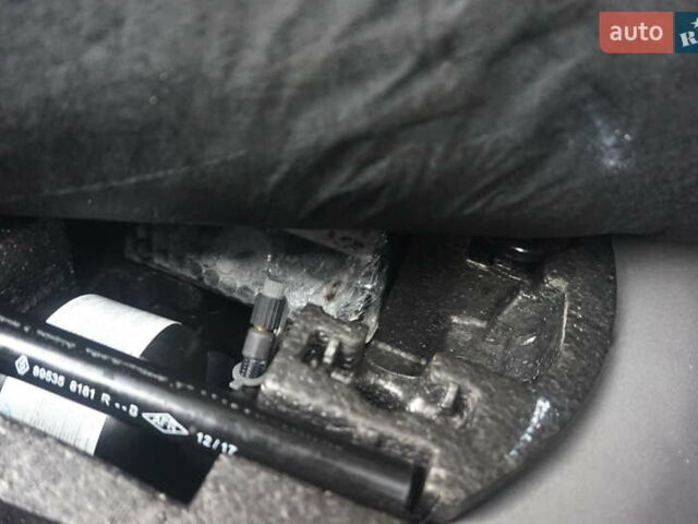 Коричневий Рено Зое, об'ємом двигуна 0 л та пробігом 220 тис. км за 9000 $, фото 48 на Automoto.ua