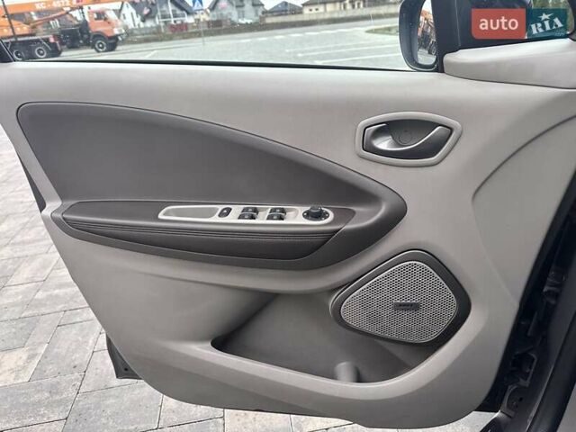 Коричневый Рено Зое, объемом двигателя 0 л и пробегом 35 тыс. км за 11600 $, фото 19 на Automoto.ua