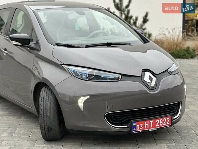 Коричневый Рено Зое, объемом двигателя 0 л и пробегом 35 тыс. км за 11600 $, фото 16 на Automoto.ua