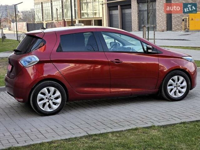 Красный Рено Зое, объемом двигателя 0 л и пробегом 140 тыс. км за 8250 $, фото 5 на Automoto.ua