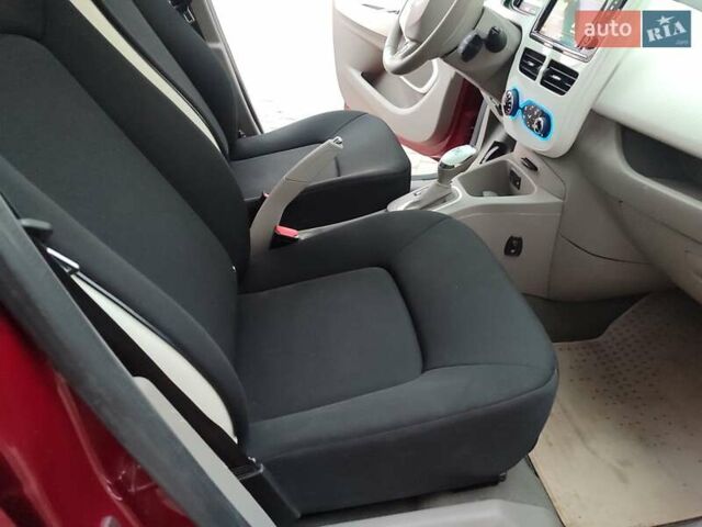 Червоний Рено Зое, об'ємом двигуна 0 л та пробігом 120 тис. км за 8888 $, фото 28 на Automoto.ua