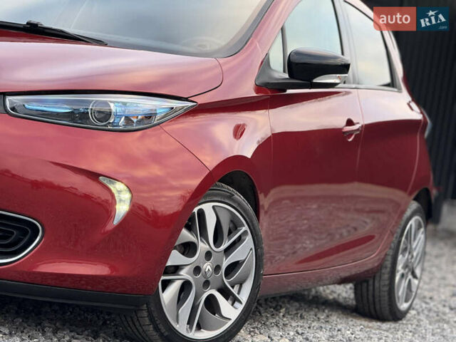 Красный Рено Зое, объемом двигателя 0 л и пробегом 120 тыс. км за 9499 $, фото 3 на Automoto.ua
