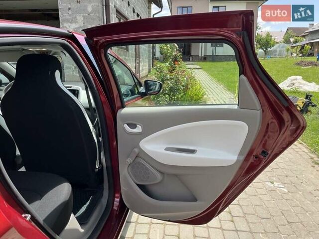 Красный Рено Зое, объемом двигателя 0 л и пробегом 69 тыс. км за 9098 $, фото 14 на Automoto.ua