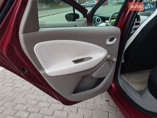 Червоний Рено Зое, об'ємом двигуна 0 л та пробігом 120 тис. км за 8900 $, фото 58 на Automoto.ua