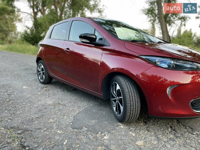 Красный Рено Зое, объемом двигателя 0 л и пробегом 89 тыс. км за 9700 $, фото 2 на Automoto.ua