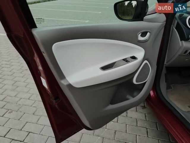 Червоний Рено Зое, об'ємом двигуна 0 л та пробігом 120 тис. км за 8900 $, фото 62 на Automoto.ua