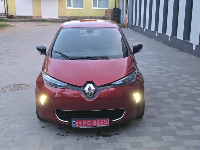 Красный Рено Зое, объемом двигателя 0 л и пробегом 142 тыс. км за 8750 $, фото 8 на Automoto.ua