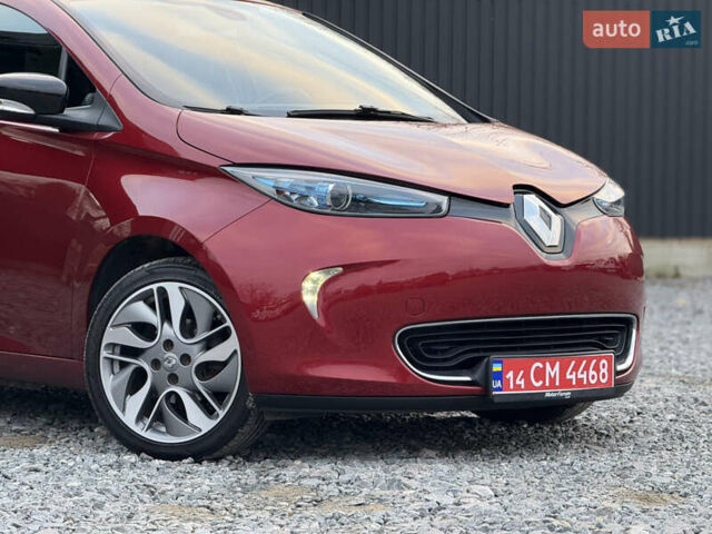 Красный Рено Зое, объемом двигателя 0 л и пробегом 120 тыс. км за 9499 $, фото 4 на Automoto.ua