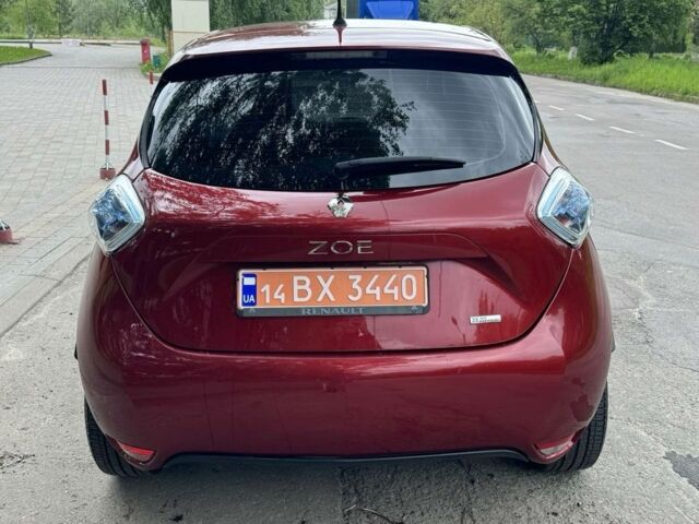 Красный Рено Зое, объемом двигателя 0 л и пробегом 88 тыс. км за 9000 $, фото 3 на Automoto.ua