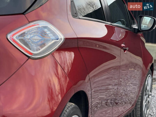 Красный Рено Зое, объемом двигателя 0 л и пробегом 120 тыс. км за 9499 $, фото 16 на Automoto.ua
