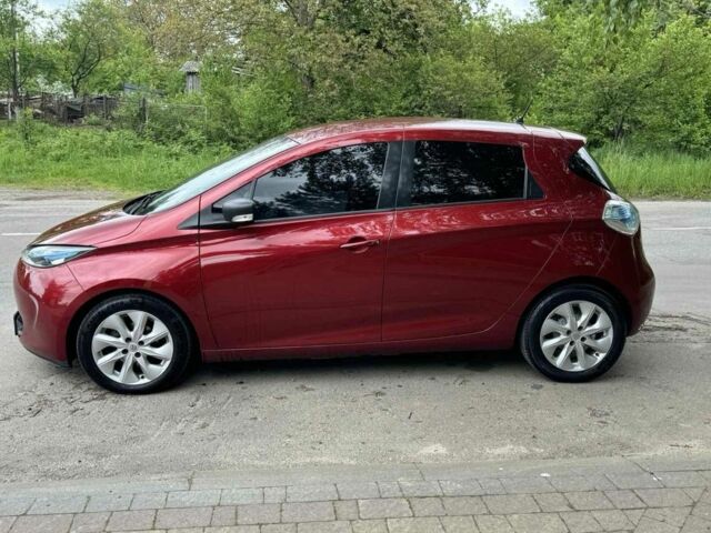 Красный Рено Зое, объемом двигателя 0 л и пробегом 88 тыс. км за 9000 $, фото 4 на Automoto.ua