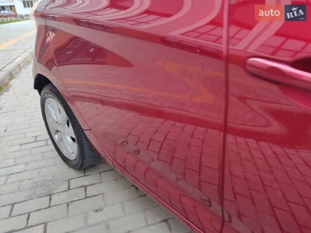 Красный Рено Зое, объемом двигателя 0 л и пробегом 120 тыс. км за 8899 $, фото 25 на Automoto.ua