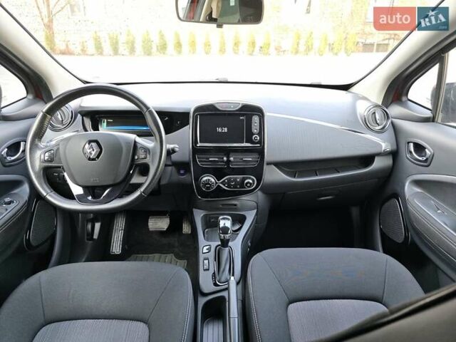 Рено Зое 2017 в Львове на Automoto.ua Красный Рено Зое, объемом двигателя 0 л и пробегом 144 тыс. км за 8750 $, фото 11 на Automoto.ua