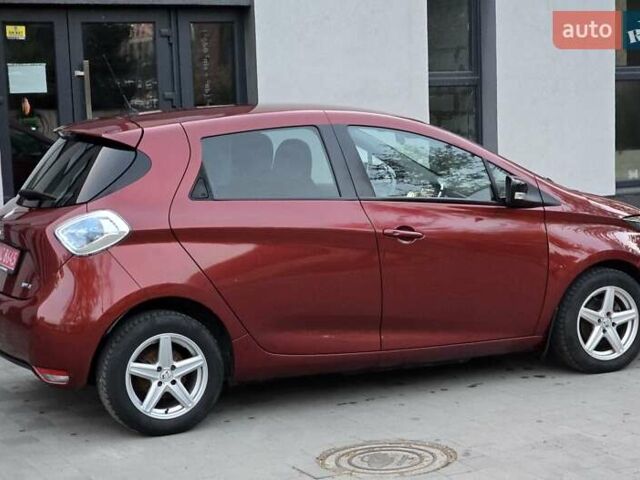 Красный Рено Зое, объемом двигателя 0 л и пробегом 142 тыс. км за 8650 $, фото 3 на Automoto.ua