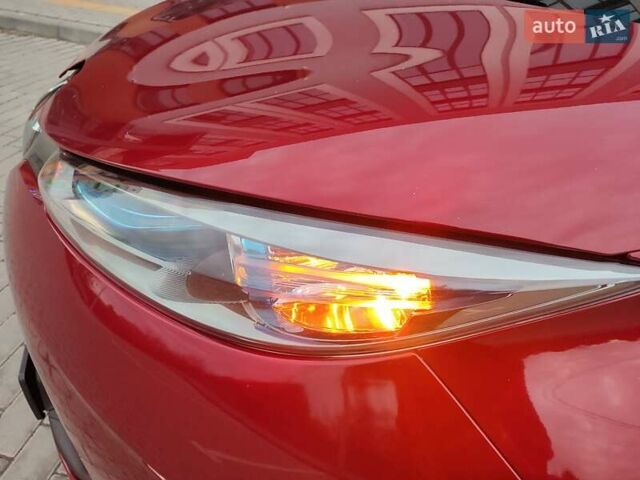 Красный Рено Зое, объемом двигателя 0 л и пробегом 120 тыс. км за 8899 $, фото 4 на Automoto.ua