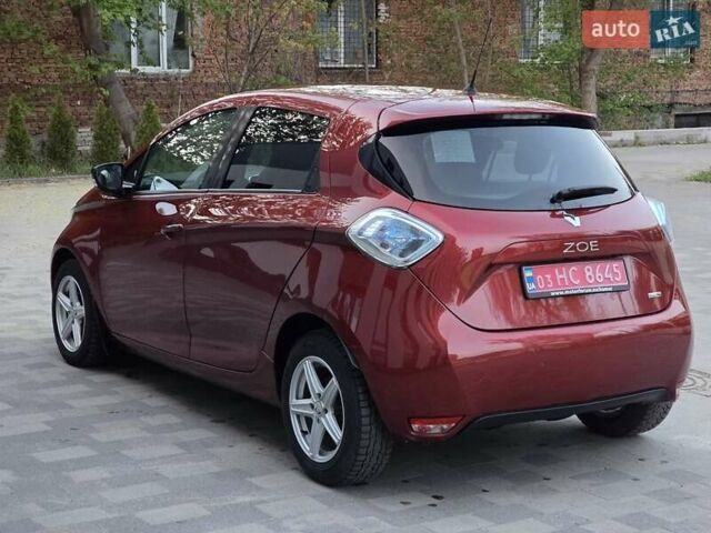 Красный Рено Зое, объемом двигателя 0 л и пробегом 142 тыс. км за 8650 $, фото 6 на Automoto.ua