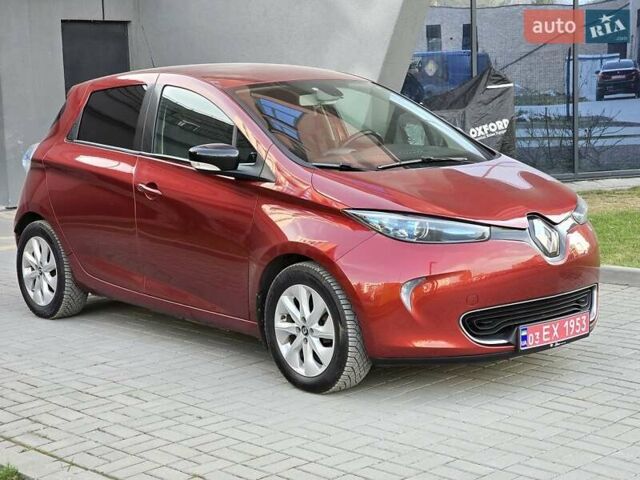 Красный Рено Зое, объемом двигателя 0 л и пробегом 140 тыс. км за 8250 $, фото 6 на Automoto.ua