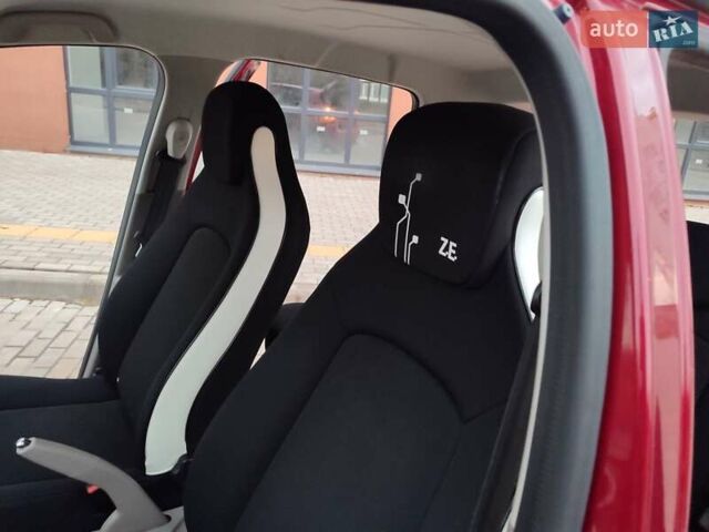 Червоний Рено Зое, об'ємом двигуна 0 л та пробігом 120 тис. км за 8900 $, фото 68 на Automoto.ua