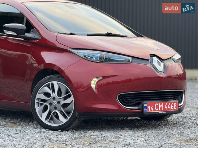 Красный Рено Зое, объемом двигателя 0 л и пробегом 120 тыс. км за 9499 $, фото 5 на Automoto.ua