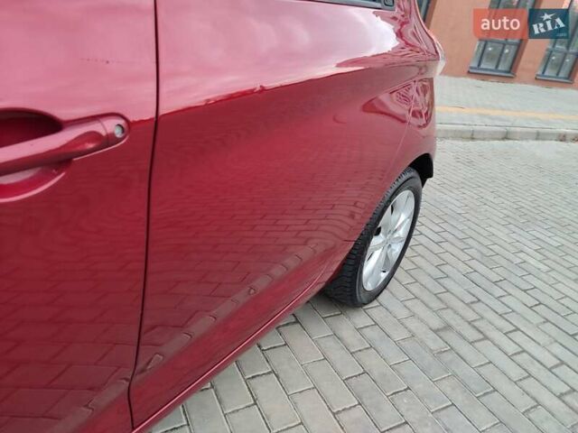 Красный Рено Зое, объемом двигателя 0 л и пробегом 120 тыс. км за 8899 $, фото 8 на Automoto.ua