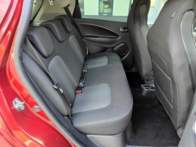 Червоний Рено Зое, об'ємом двигуна 0 л та пробігом 142 тис. км за 8750 $, фото 13 на Automoto.ua