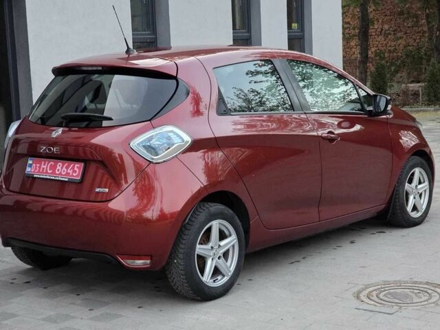 Красный Рено Зое, объемом двигателя 0 л и пробегом 142 тыс. км за 8750 $, фото 3 на Automoto.ua