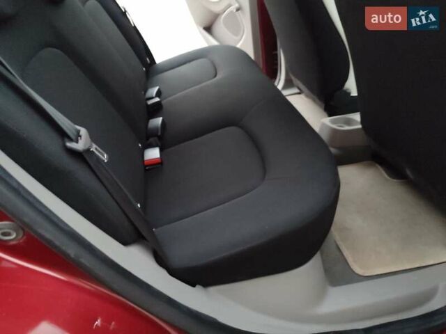 Червоний Рено Зое, об'ємом двигуна 0 л та пробігом 120 тис. км за 8888 $, фото 17 на Automoto.ua