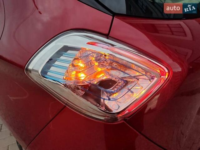 Червоний Рено Зое, об'ємом двигуна 0 л та пробігом 120 тис. км за 8888 $, фото 65 на Automoto.ua