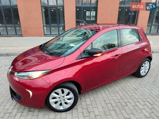 Красный Рено Зое, объемом двигателя 0 л и пробегом 120 тыс. км за 8899 $, фото 1 на Automoto.ua