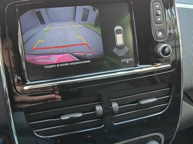 Червоний Рено Зое, об'ємом двигуна 0 л та пробігом 142 тис. км за 8750 $, фото 11 на Automoto.ua