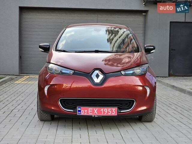 Красный Рено Зое, объемом двигателя 0 л и пробегом 140 тыс. км за 8250 $, фото 7 на Automoto.ua