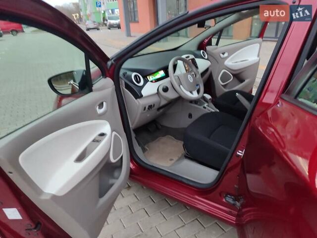 Червоний Рено Зое, об'ємом двигуна 0 л та пробігом 120 тис. км за 8888 $, фото 4 на Automoto.ua
