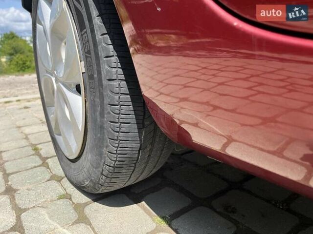 Красный Рено Зое, объемом двигателя 0 л и пробегом 69 тыс. км за 9098 $, фото 27 на Automoto.ua