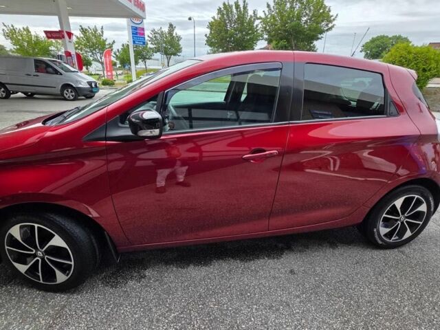 Червоний Рено Зое, об'ємом двигуна 0 л та пробігом 95 тис. км за 7296 $, фото 2 на Automoto.ua
