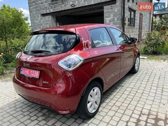 Красный Рено Зое, объемом двигателя 0 л и пробегом 69 тыс. км за 9098 $, фото 5 на Automoto.ua