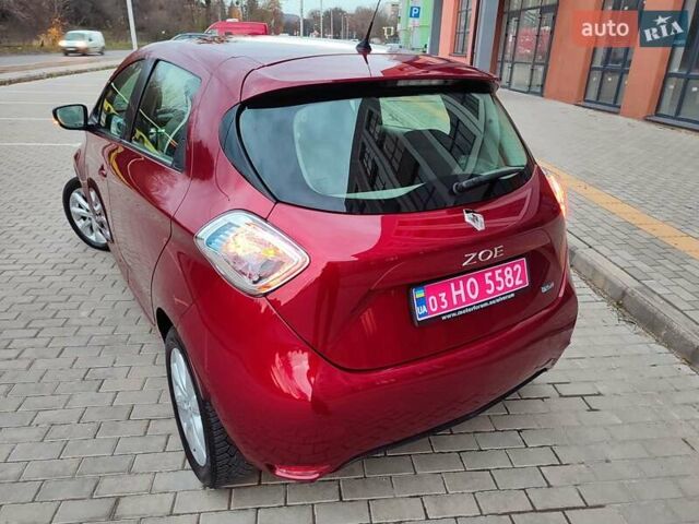 Красный Рено Зое, объемом двигателя 0 л и пробегом 120 тыс. км за 8850 $, фото 7 на Automoto.ua