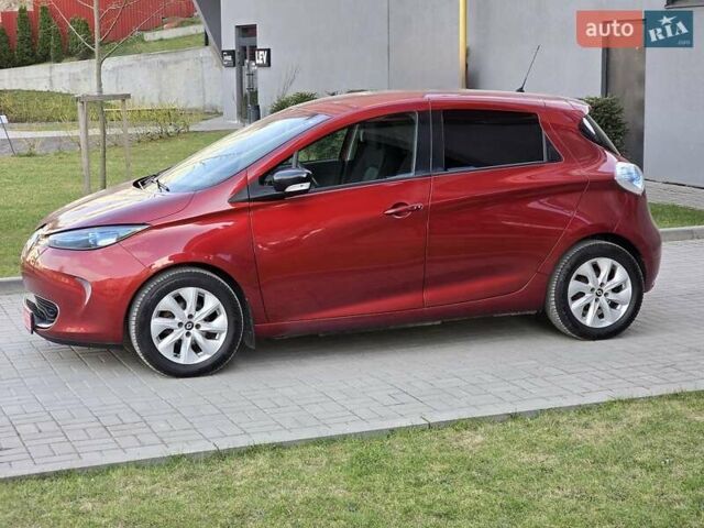 Красный Рено Зое, объемом двигателя 0 л и пробегом 140 тыс. км за 8250 $, фото 1 на Automoto.ua