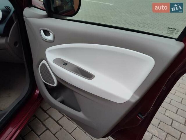 Червоний Рено Зое, об'ємом двигуна 0 л та пробігом 120 тис. км за 8888 $, фото 32 на Automoto.ua