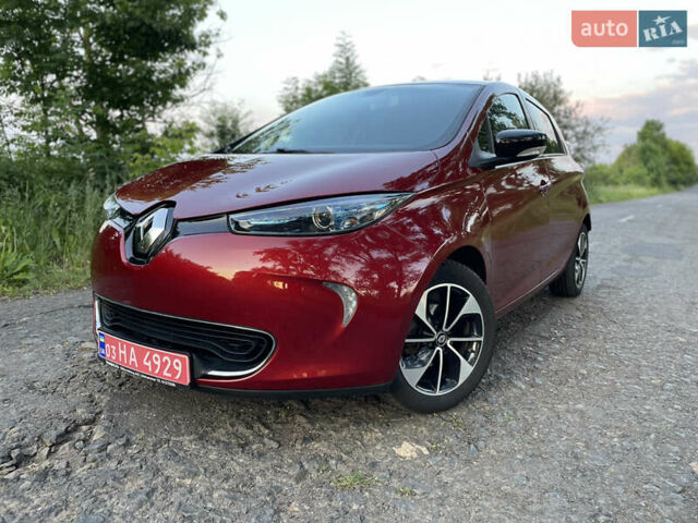 Красный Рено Зое, объемом двигателя 0 л и пробегом 89 тыс. км за 9700 $, фото 1 на Automoto.ua