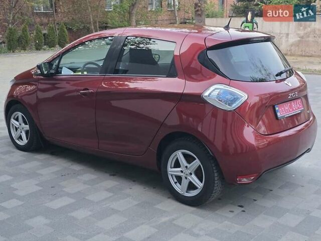 Красный Рено Зое, объемом двигателя 0 л и пробегом 142 тыс. км за 8650 $, фото 7 на Automoto.ua