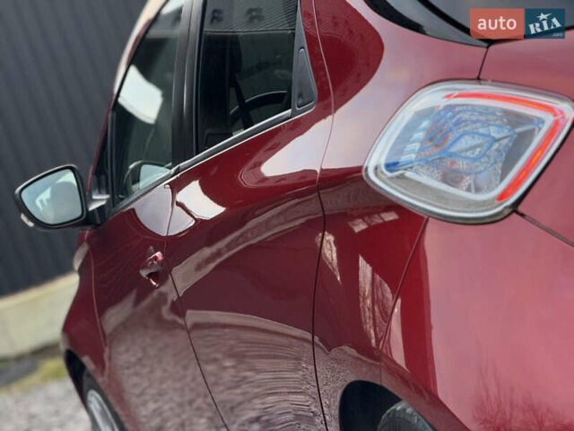 Красный Рено Зое, объемом двигателя 0 л и пробегом 120 тыс. км за 9499 $, фото 15 на Automoto.ua
