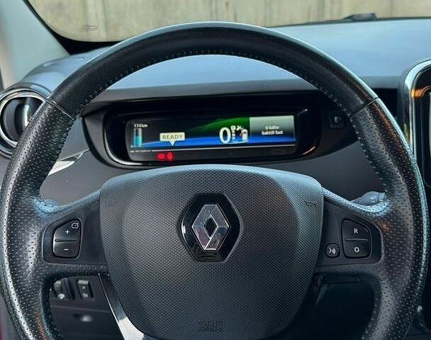 Червоний Рено Зое, об'ємом двигуна 0 л та пробігом 116 тис. км за 10399 $, фото 28 на Automoto.ua
