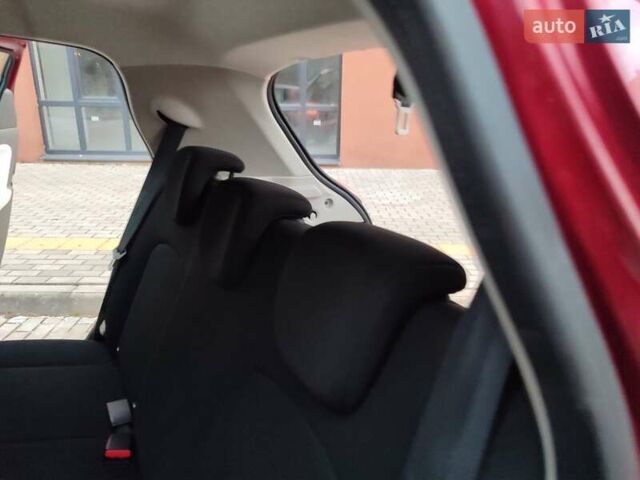 Червоний Рено Зое, об'ємом двигуна 0 л та пробігом 120 тис. км за 8900 $, фото 59 на Automoto.ua